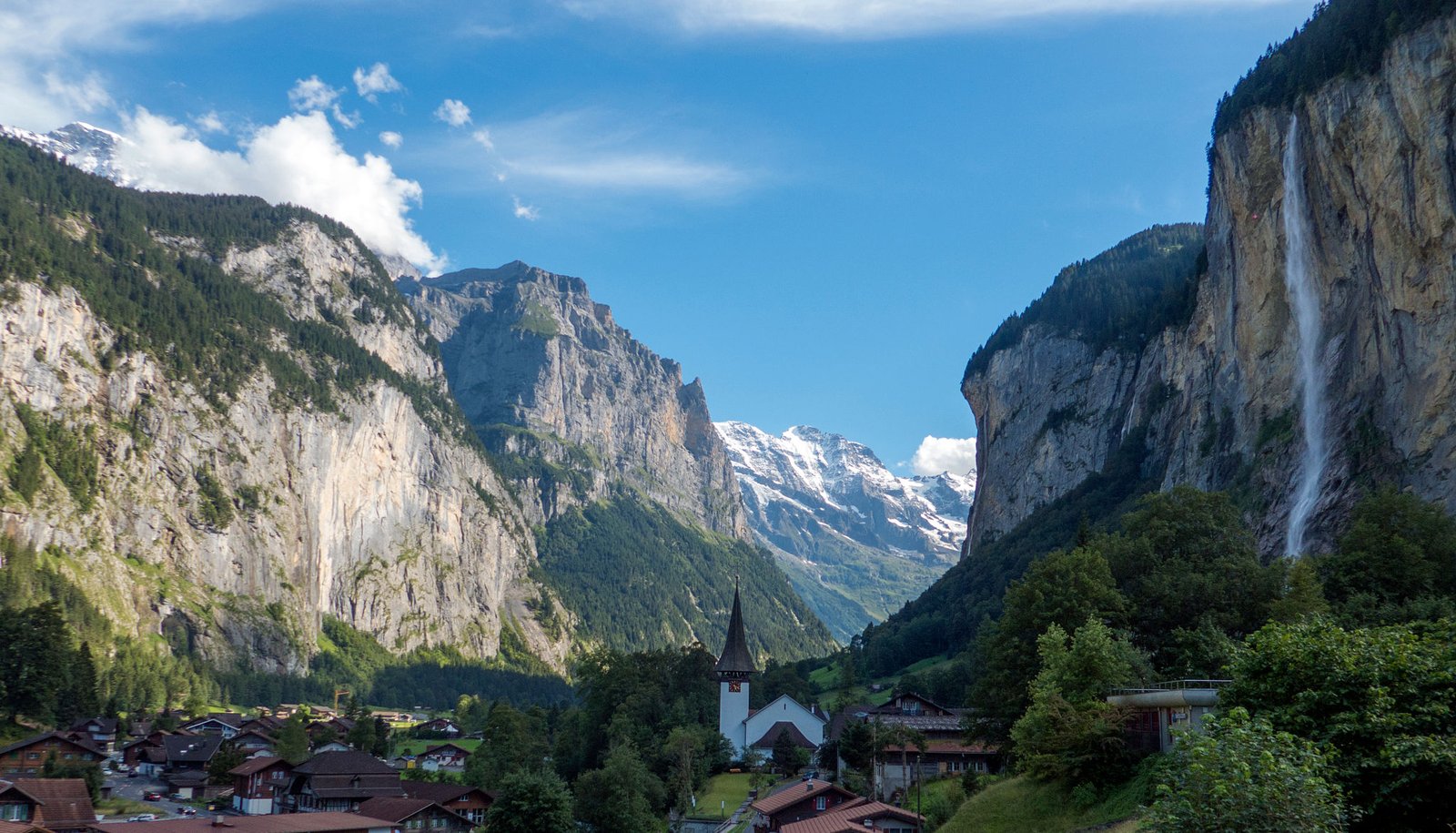 Private transfer from Zurich Airport to Lauterbrunnen